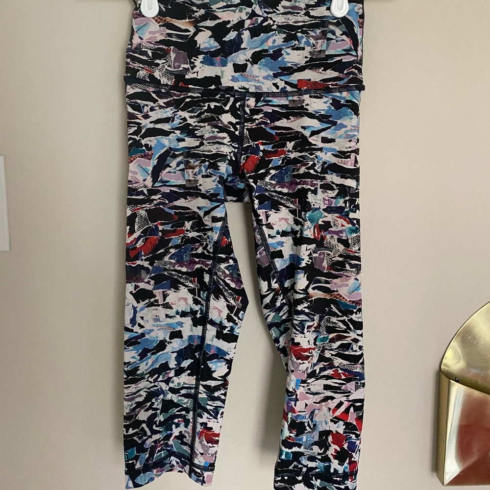 Lululemon Wunder Under crop size 4